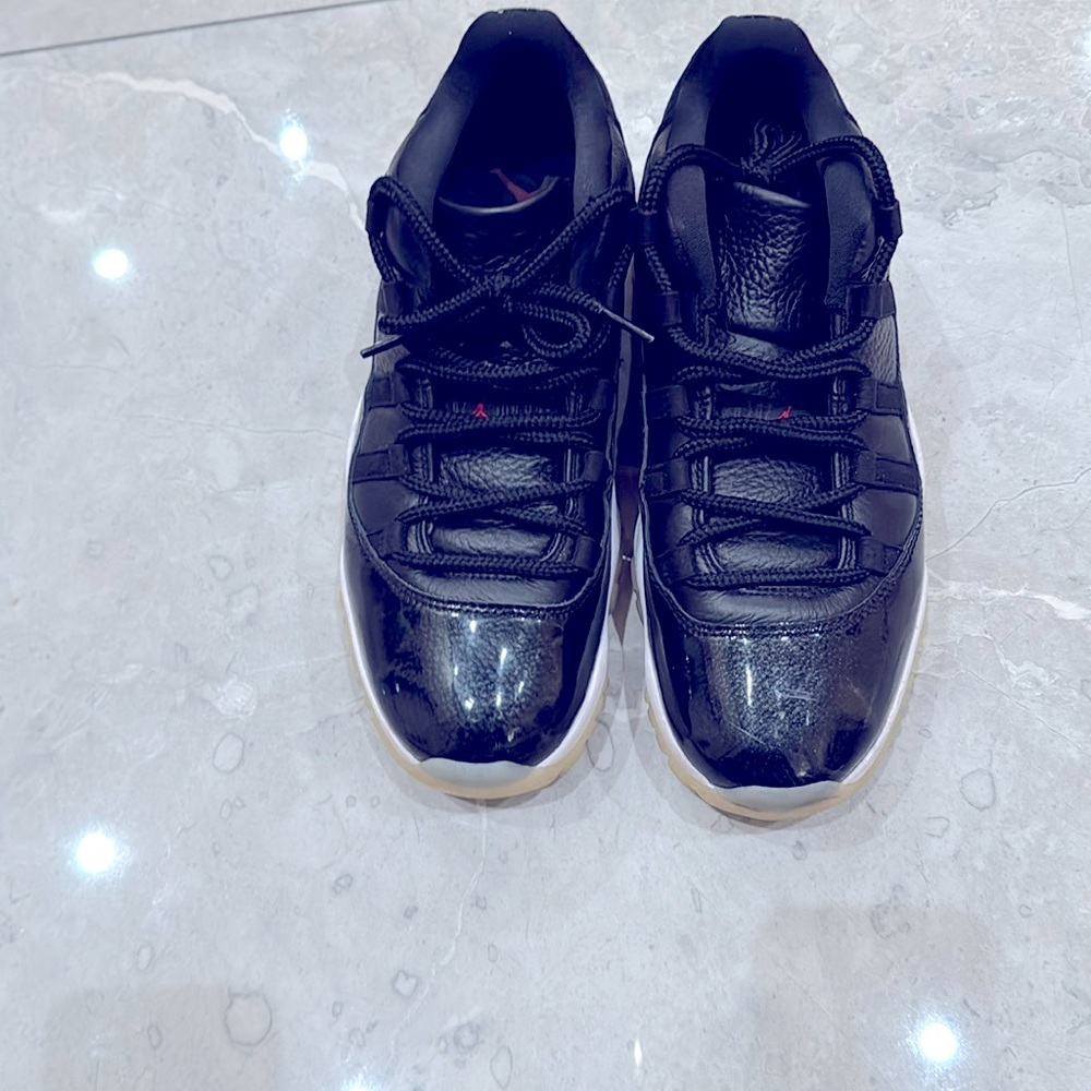 Men's Air Jordan Black and White Sneakers size 9.5